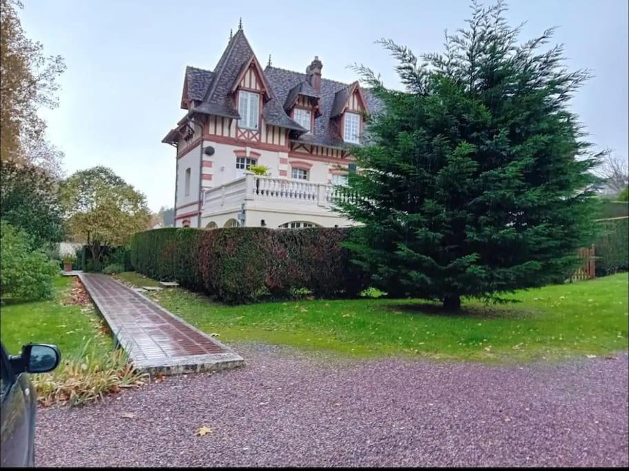 Un Appartement Dans Un Chateau 多维尔 外观 照片